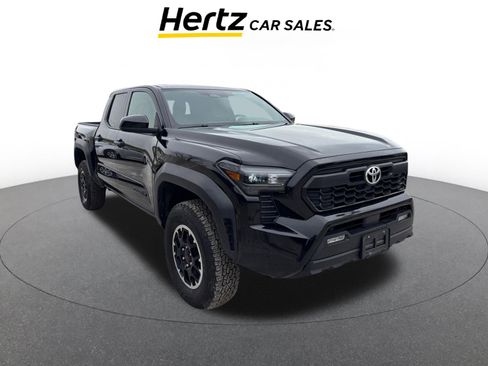 Used 2025 Toyota Tacoma SR image 1