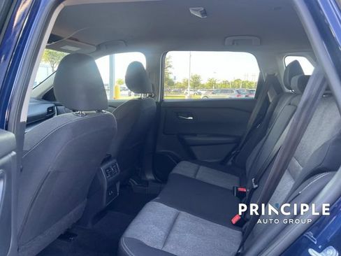 Used 2024 Nissan Rogue SV FWD image 27