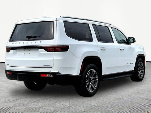 Used 2023 Jeep Wagoneer Series II w/ Flexible Seating Group AWD/4WD image 6
