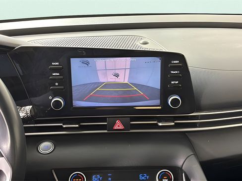 Used 2021 Hyundai Elantra SEL w/ Convenience Package image 11