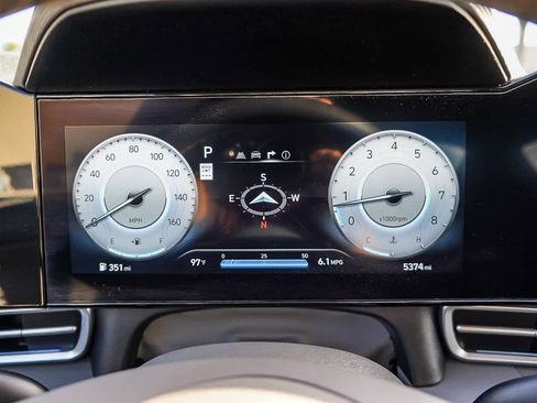 Certified 2025 Hyundai Elantra SEL image 32