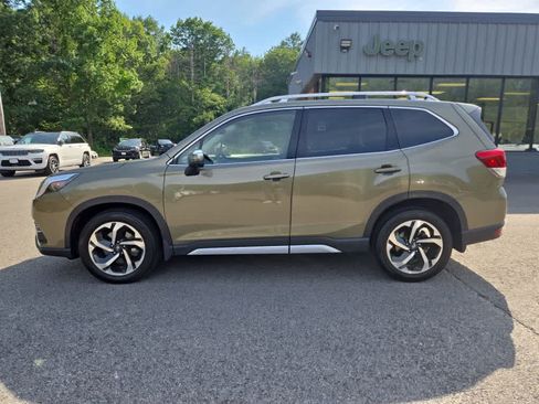 Used 2023 Subaru Forester Touring AWD/4WD image 7