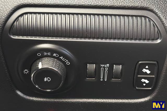 Used 2024 Jeep Wagoneer Series II w/ Flexible Seating Group RWD image 34
