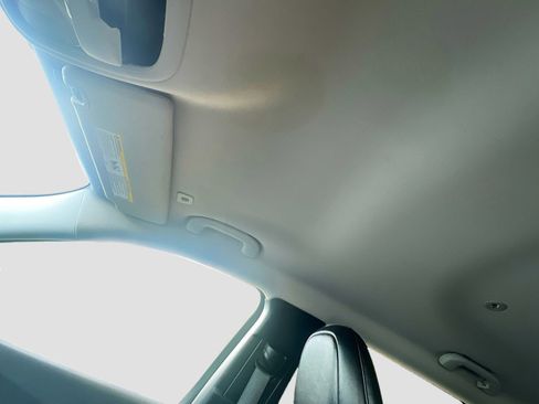 Used 2019 Jeep Cherokee Latitude Plus w/ Cold Weather Group image 21