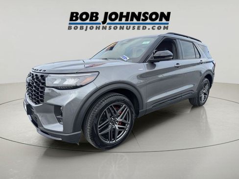 Used 2025 Ford Explorer ST-Line w/ ST-Line Street Pack AWD/4WD image 7