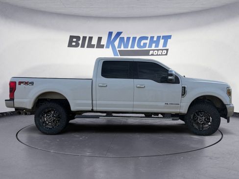 Used 2019 Ford F250 XLT w/ XLT Premium Package image 6