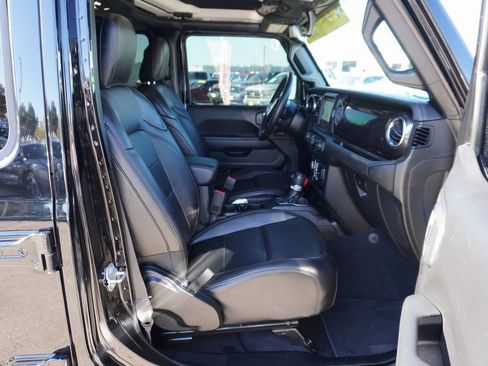 Used 2020 Jeep Wrangler Unlimited Sahara image 24