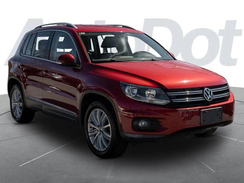 Used 2012 Volkswagen Tiguan S image 4
