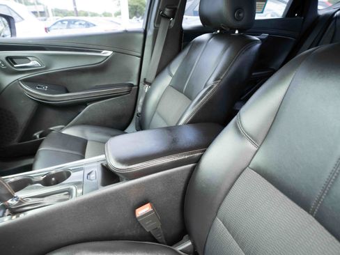 Used 2018 Chevrolet Impala LT FWD image 10