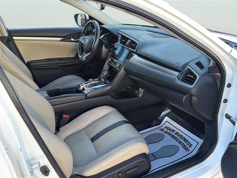 Used 2018 Honda Civic Touring image 15