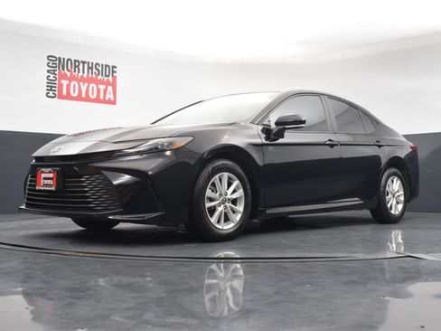 Used 2025 Toyota Camry LE FWD image 32