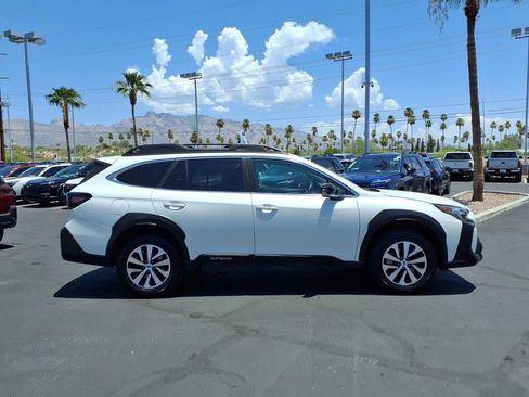 Used 2023 Subaru Outback Premium AWD/4WD image 9