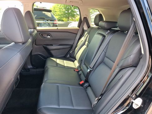 Certified 2023 Nissan Rogue SV w/ SV Premium B Package AWD/4WD image 12