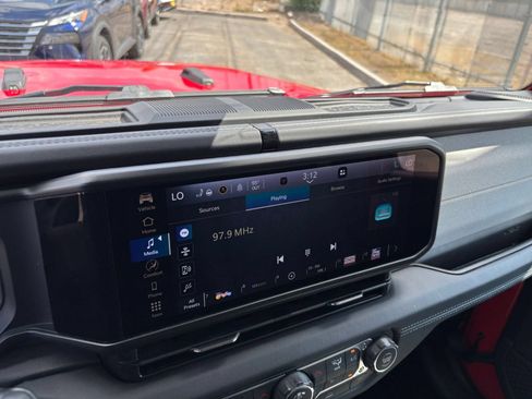 Used 2025 Jeep Wrangler Unlimited Sahara AWD/4WD image 20