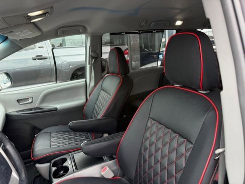 Used 2017 Toyota Sienna LE image 26