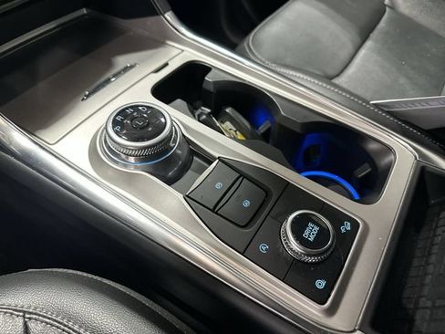 Used 2021 Ford Explorer Limited w/ Equipment Group 301A AWD/4WD image 27