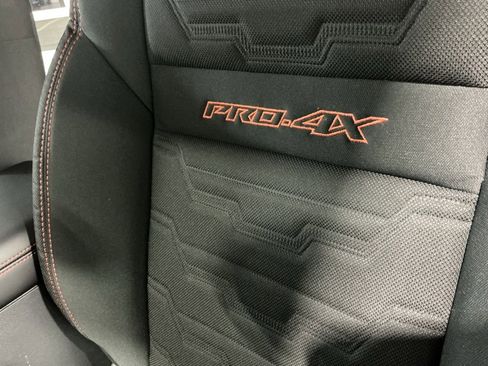 Used 2025 Nissan Frontier PRO-4X image 27