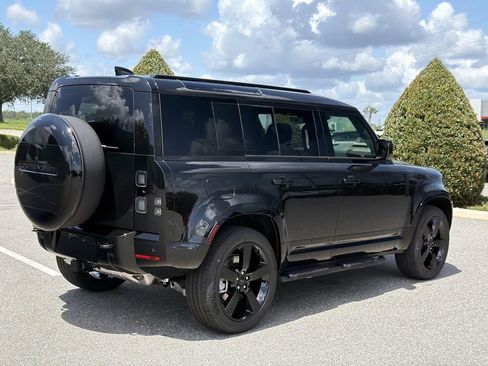 New 2026 Land Rover Defender 110 X-Dynamic SE AWD/4WD image 5