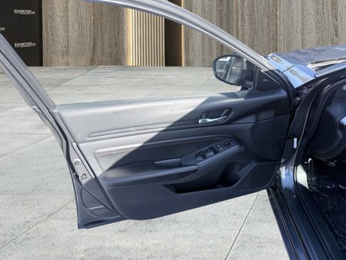 Used 2022 Nissan Altima 2.5 SR image 19