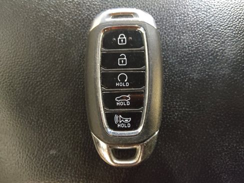 Used 2023 Hyundai Elantra SEL FWD image 32