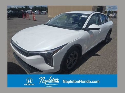 Used 2025 Kia K4 FWD image 1