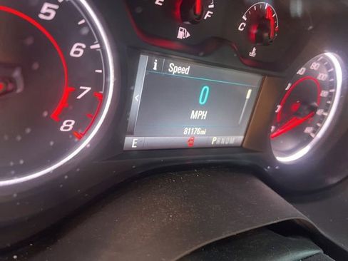 Used 2018 Chevrolet Camaro LT RWD image 5