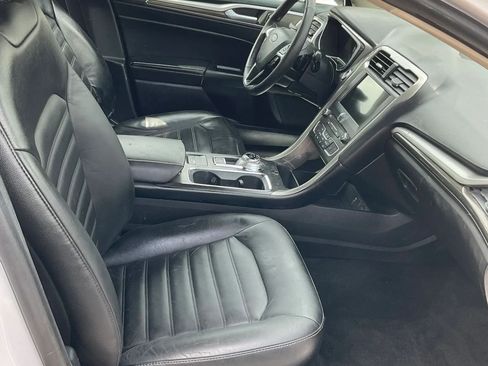 Used 2018 Ford Fusion SE w/ Fusion SE Technology Package FWD image 26