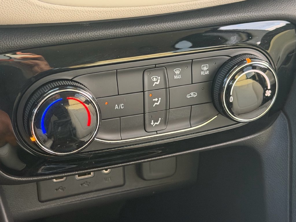 Used 2023 Buick Encore GX Preferred FWD image 24