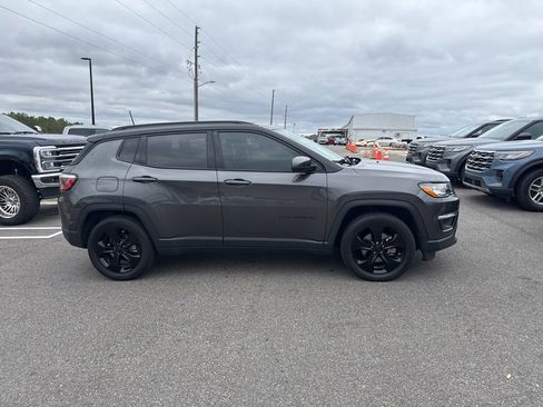 Used 2019 Jeep Compass Altitude image 2