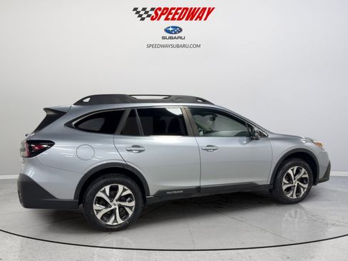 Used 2021 Subaru Outback Limited image 10