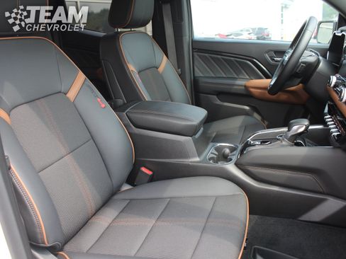 Certified 2025 GMC Canyon AT4 AWD/4WD image 27