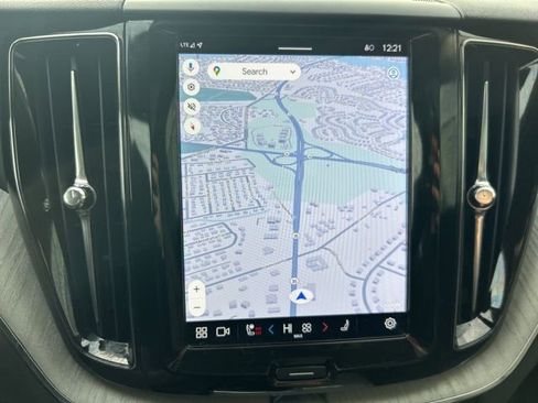 Certified 2025 Volvo XC60 B5 Plus image 22