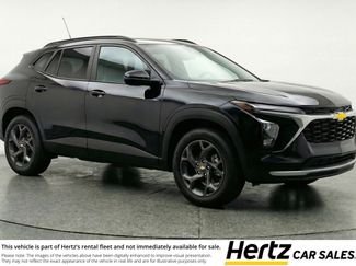 Used 2025 Chevrolet Trax LT video 1