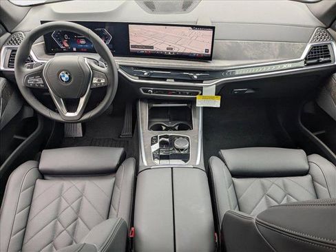 Used 2026 BMW X5 xDrive40i w/ Parking Assistance Package image 13
