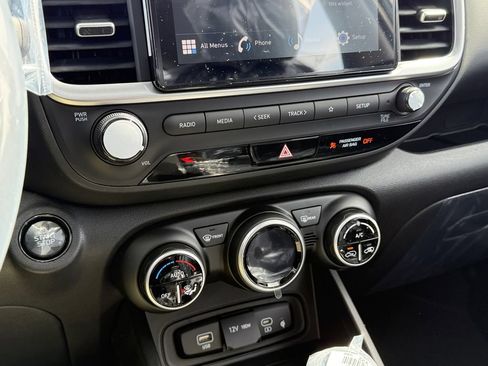 New 2026 Hyundai Venue SEL FWD image 19