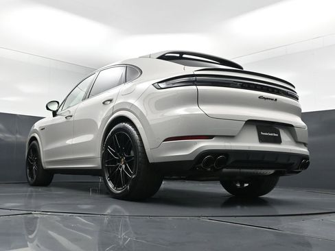 New 2025 Porsche Cayenne S AWD/4WD image 27