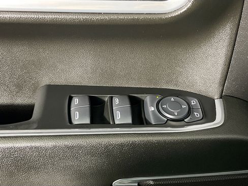 Used 2025 Chevrolet Silverado 1500 LT image 16