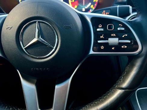 Used 2021 Mercedes-Benz GLC 300 4MATIC image 28