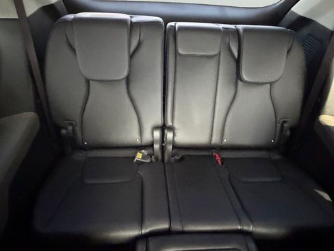 Used 2025 Kia Carnival FWD image 18