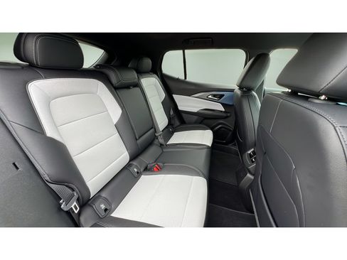 Certified 2025 Chevrolet Equinox EV LT FWD image 31