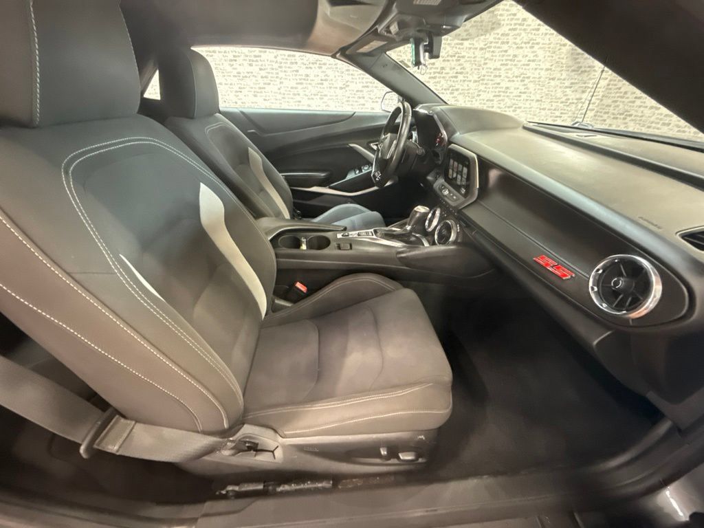 Used 2018 Chevrolet Camaro SS RWD image 11