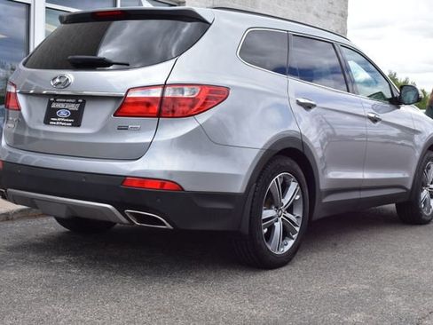 Used 2016 Hyundai Santa Fe SE w/ Option Group 03 AWD/4WD image 16