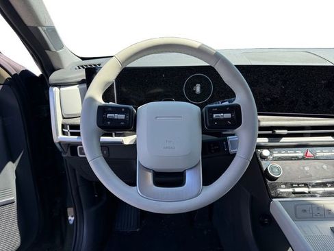Used 2025 Hyundai Santa Fe Limited FWD image 12