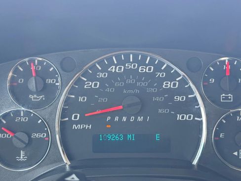 Used 2017 GMC Savana 3500 image 17