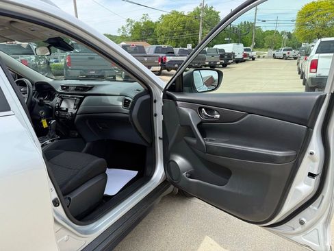 Used 2019 Nissan Rogue S w/ Special Edition Package AWD/4WD image 35