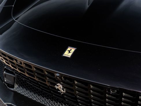 Used 2024 Ferrari Roma Spider image 25