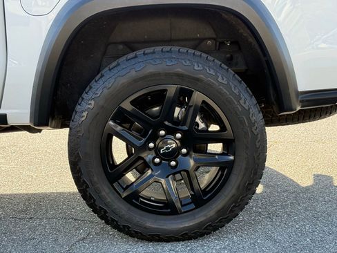 Used 2024 Chevrolet Colorado Trail Boss w/ Technology Package image 18