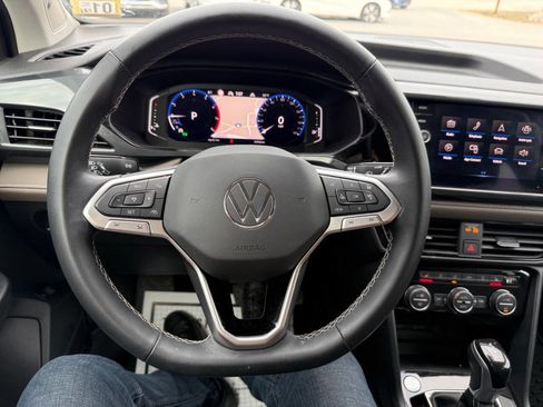 Used 2022 Volkswagen Taos SEL image 20