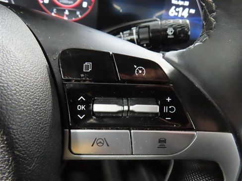 Used 2023 Hyundai Elantra SEL w/ Convenience Package FWD image 16