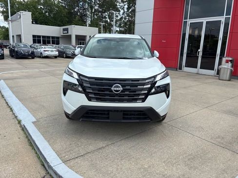 New 2026 Nissan Rogue SV FWD image 2